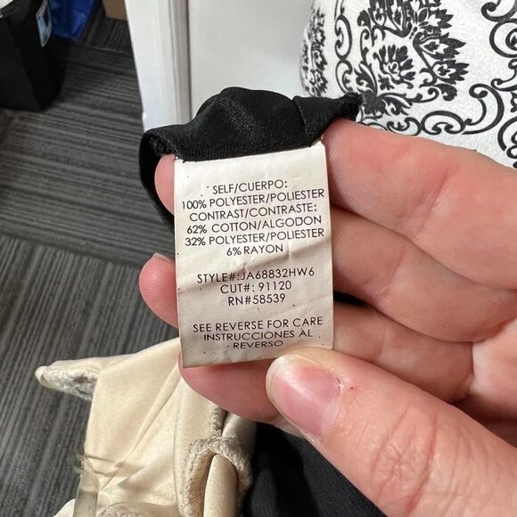 Speechless cream and black illusion maxi dress with lace bodice. Size M - Picture 9 of 9